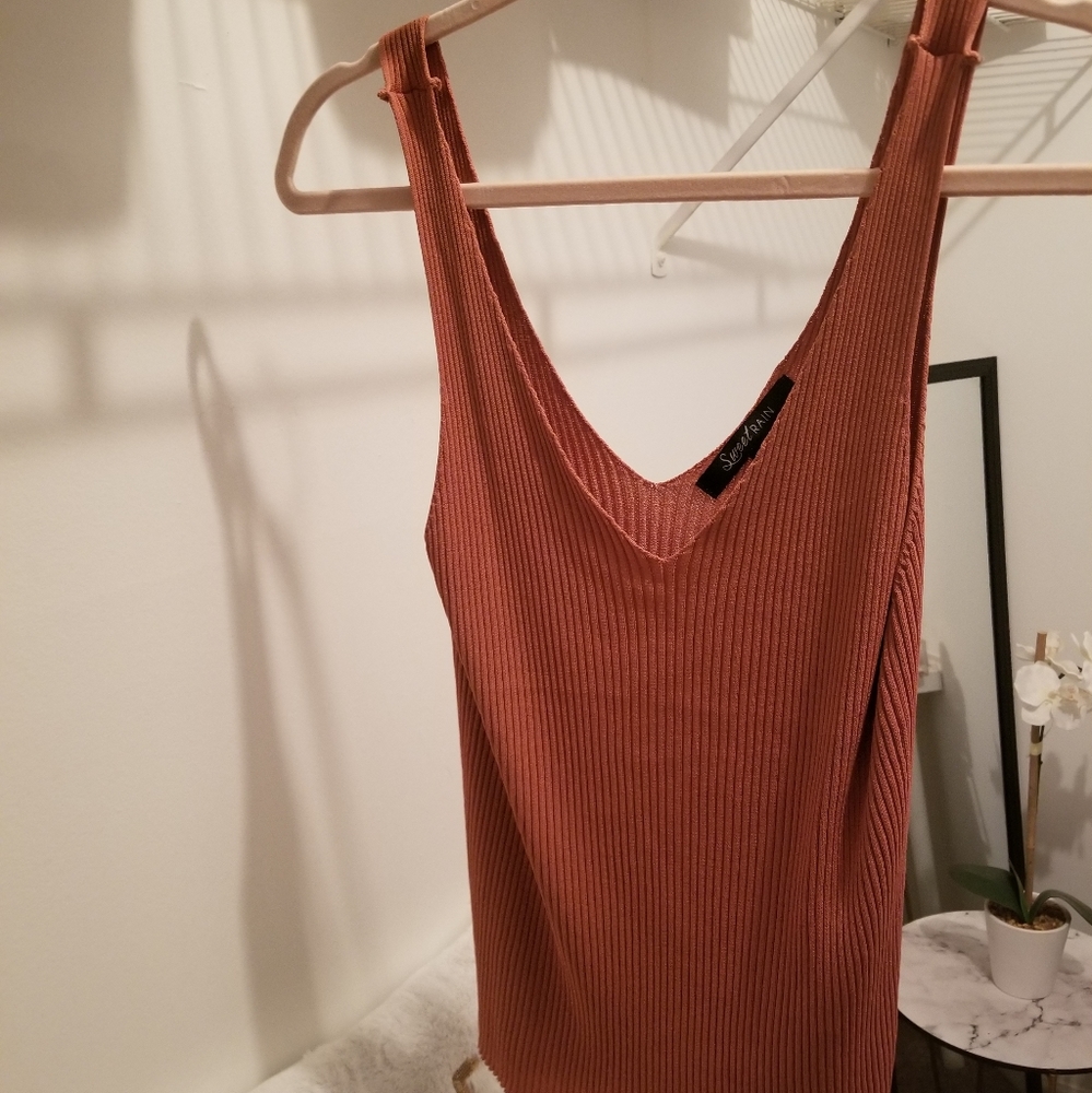 Women's sleeveless top